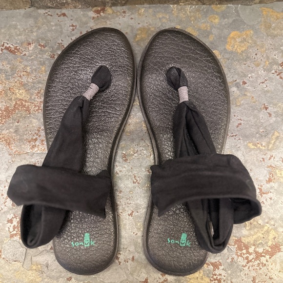 Sanuk Women's Black Sandals Size 9 - Picture 1 of 8